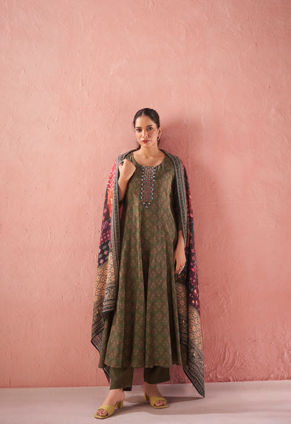 Adhira – Meadow Charm Green